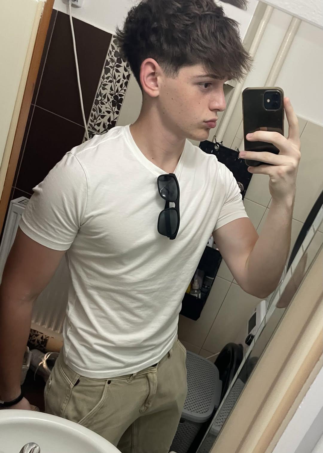 rkris Hot or Not photo
