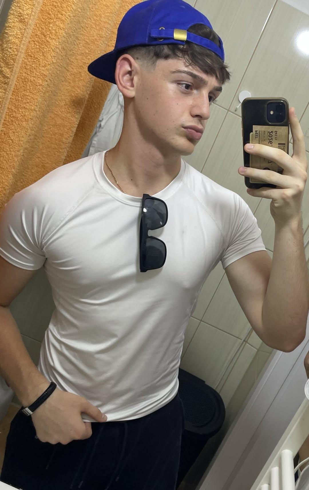 rkris Hot or Not photo