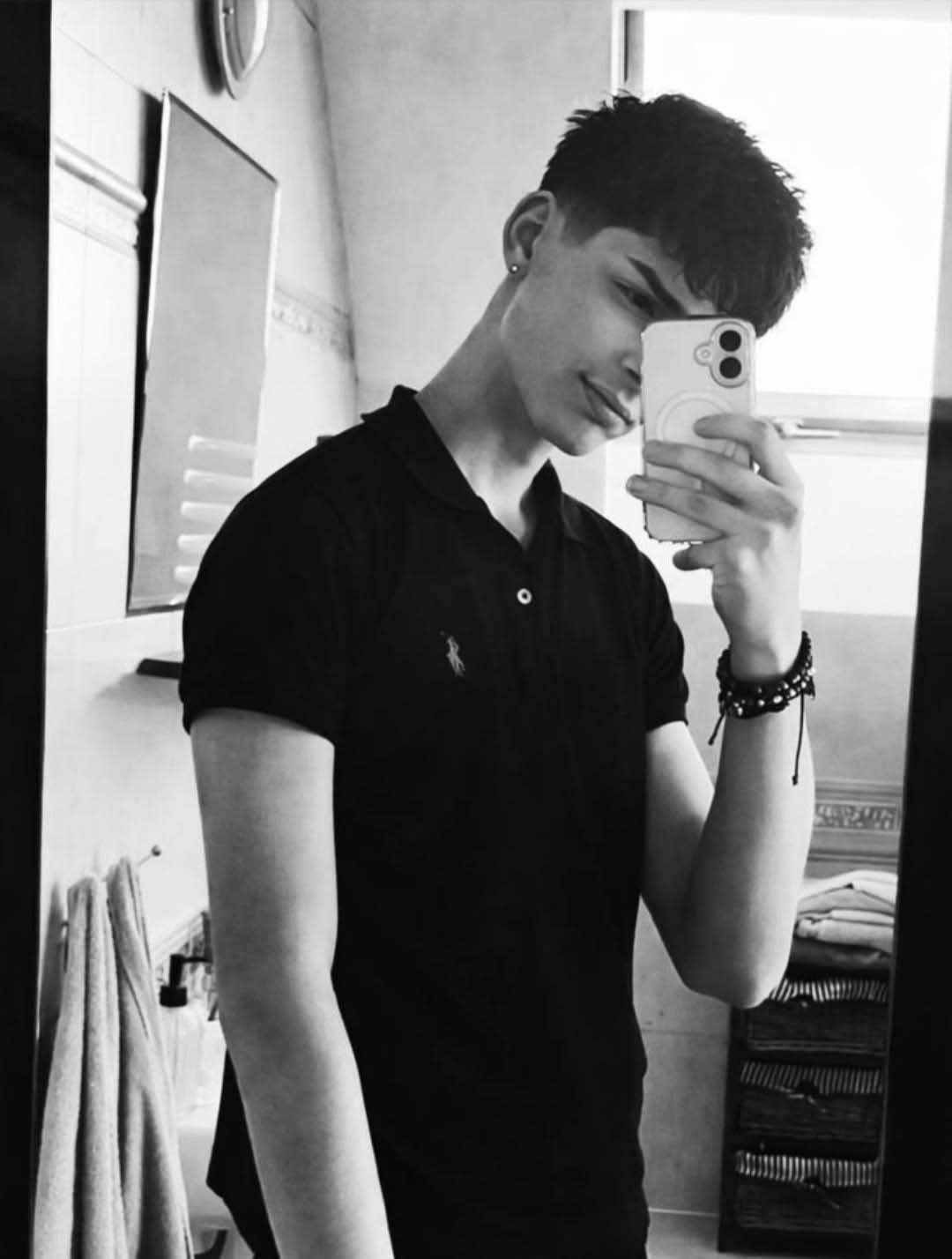 seby Hot or Not photo
