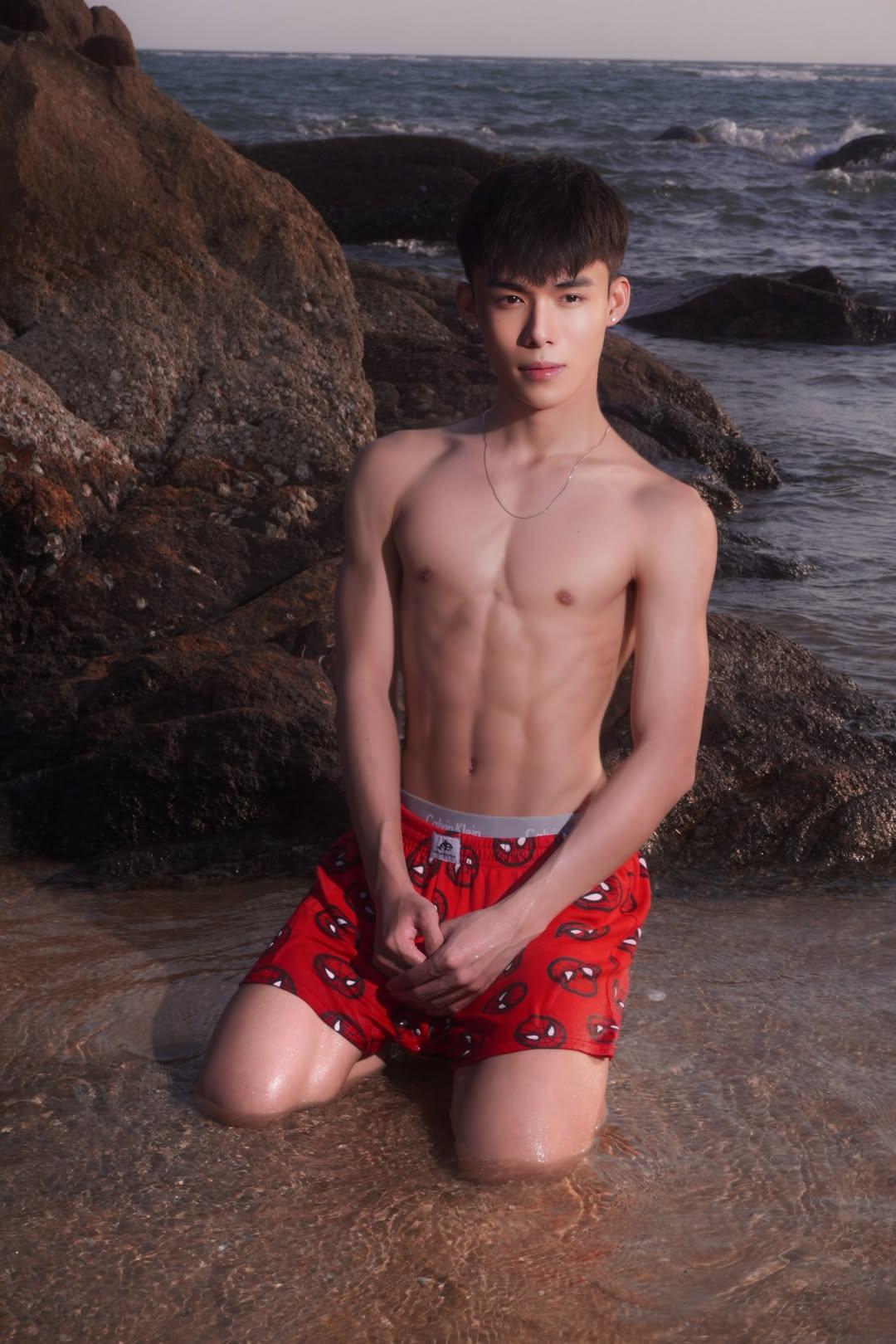 daong Hot or Not photo