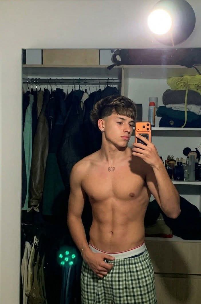 lacruz Hot or Not photo