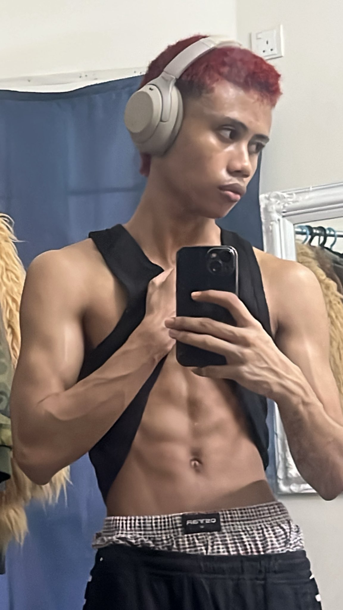 trollzchield Hot or Not photo