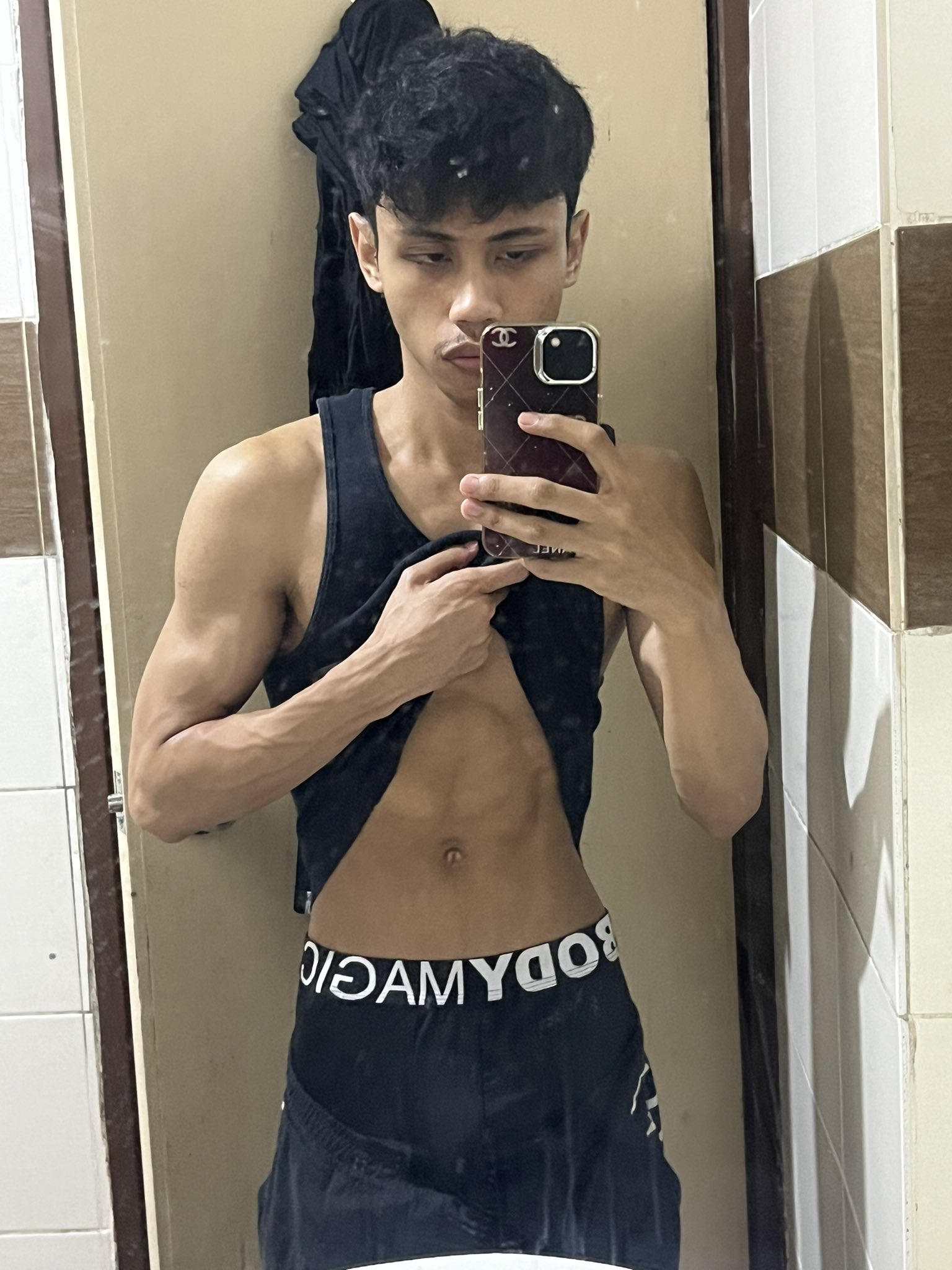 trollzchield Hot or Not photo