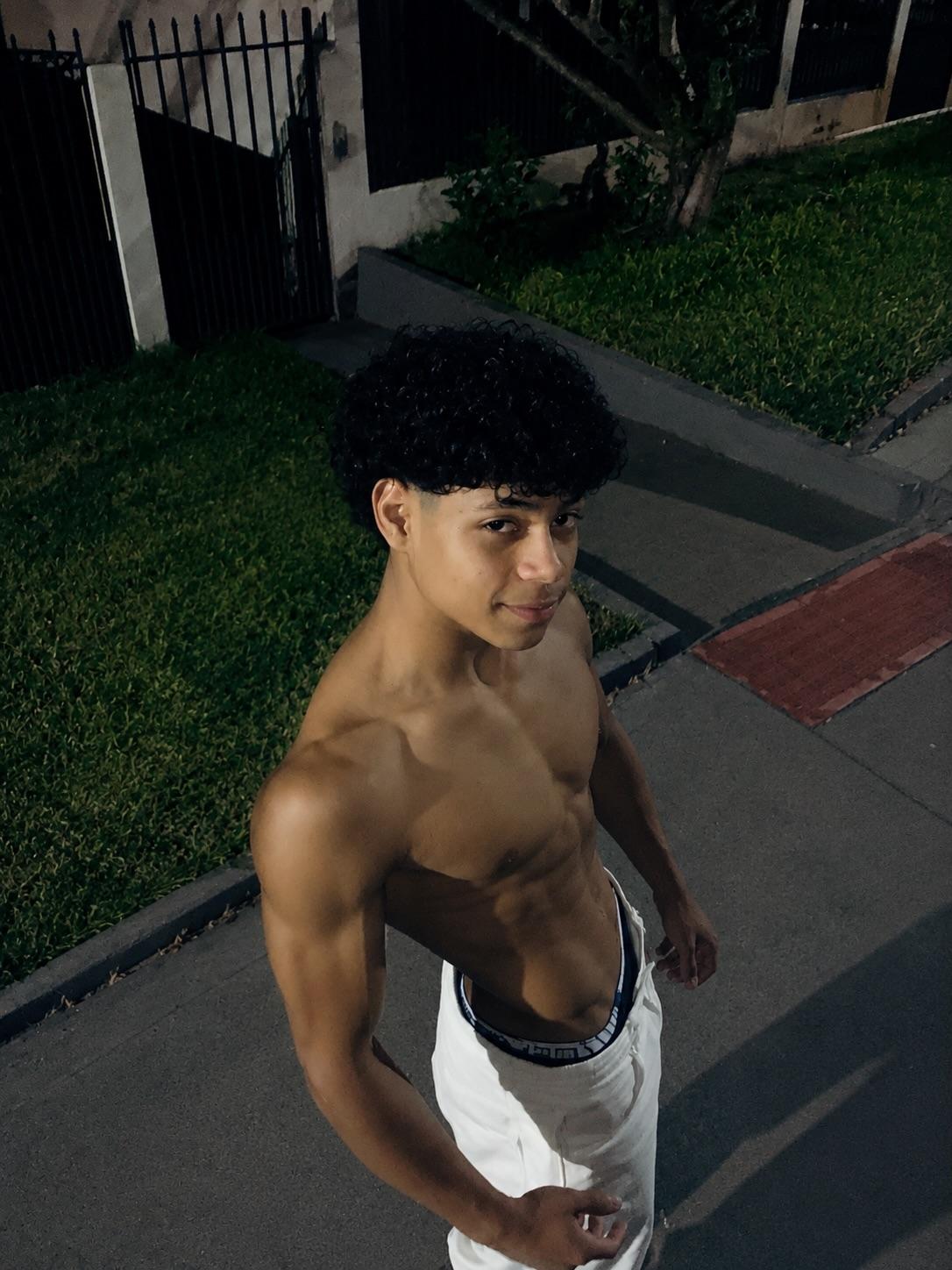 absalicious public post